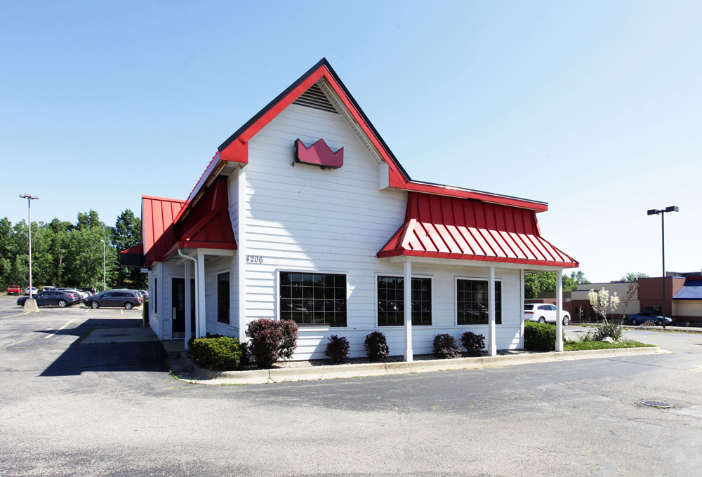 A former Smoothie King commercial property, representing a Keystone Commercial Real Estate investment sale.