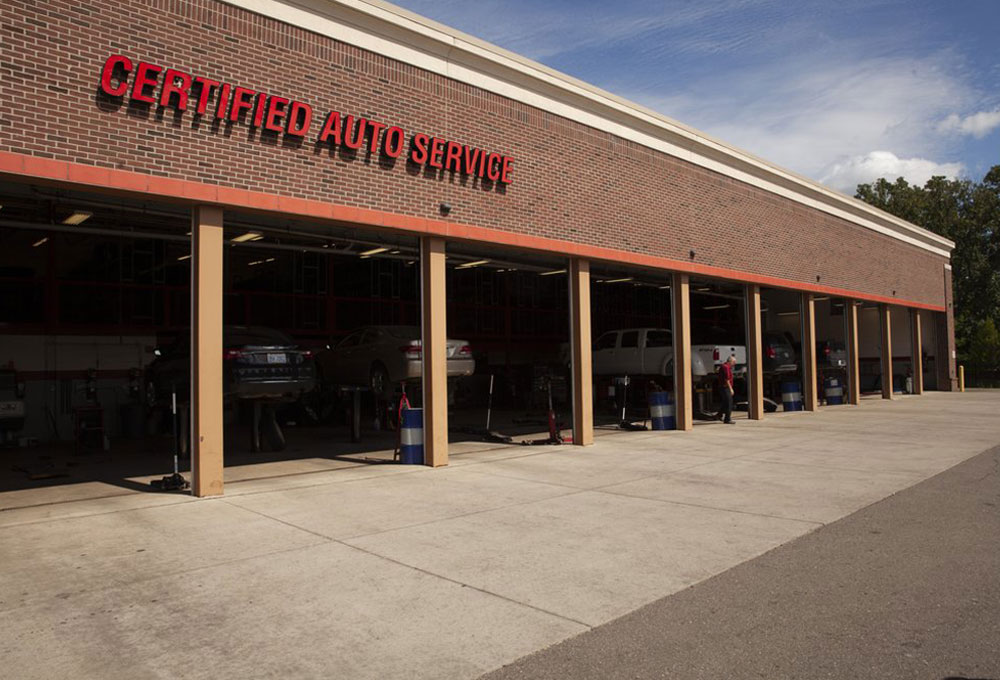Certified auto service: Expert technicians providing reliable and professional automotive repairs and maintenance. Investment sale.