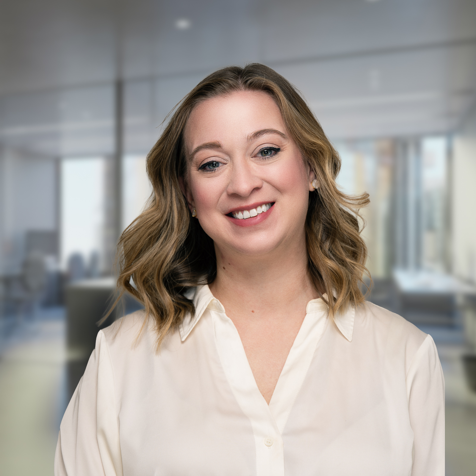 An image of Yara Paiva, a member of the accounting team at Keystone Commercial Real Estate.